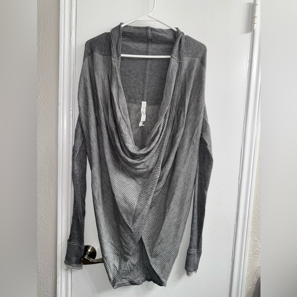 Lululemon latest Iconic Sweater exclusive Wrap size 6 - Picture 3 of 12